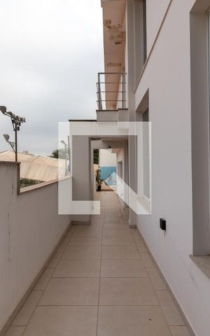 Casa à venda com 700m², 3 quartos e 8 vagasCorredor Lateral