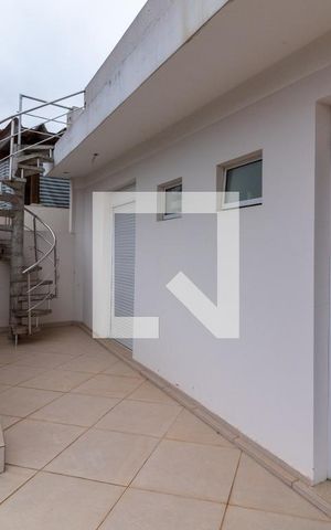 Casa à venda com 700m², 3 quartos e 8 vagasVaranda da Suíte 2 e 3