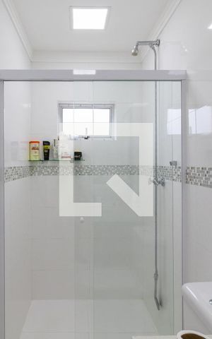 Casa à venda com 700m², 3 quartos e 8 vagasBanheiro da Suíte 2