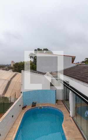 Casa à venda com 700m², 3 quartos e 8 vagasVista da Varanda da Suíte 2 e 3