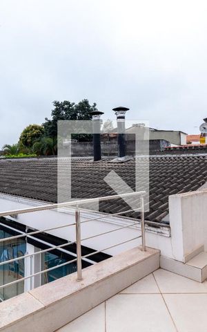 Casa à venda com 700m², 3 quartos e 8 vagasVaranda da Suíte 2 e 3
