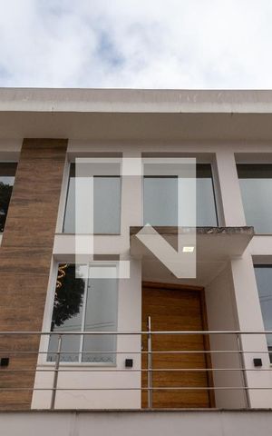 Casa à venda com 700m², 3 quartos e 8 vagasFachada