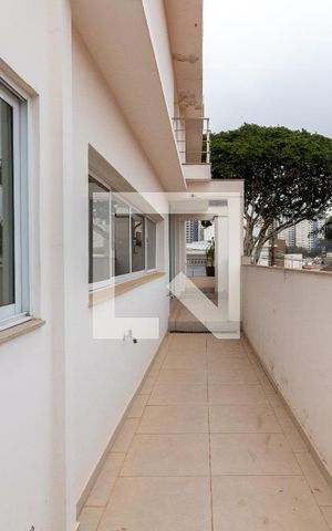Casa à venda com 700m², 3 quartos e 8 vagasCorredor Lateral