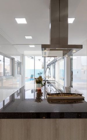 Casa à venda com 700m², 3 quartos e 8 vagasCozinha