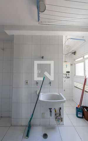 Apartamento à venda com 97m², 3 quartos e 2 vagas Apartamento à venda com 97m², 3 quartos e 2 vagasÁrea de Serviço