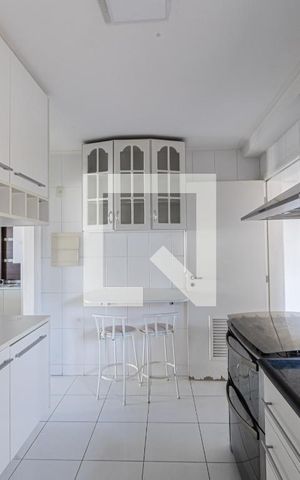 Apartamento à venda com 97m², 3 quartos e 2 vagas Apartamento à venda com 97m², 3 quartos e 2 vagasCozinha