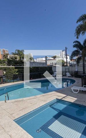 Apartamento à venda com 97m², 3 quartos e 2 vagas Apartamento à venda com 97m², 3 quartos e 2 vagasÁrea comum - Piscina