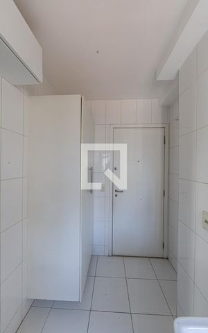 Apartamento à venda com 97m², 3 quartos e 2 vagas Apartamento à venda com 97m², 3 quartos e 2 vagasÁrea de Serviço