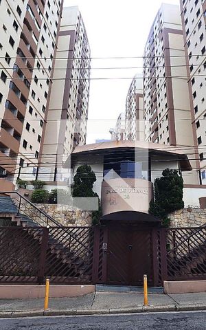 Apartamento para alugar com 80m², 3 quartos e 1 vagaFachada