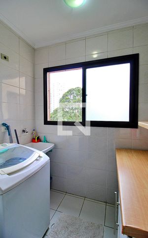 Apartamento para alugar com 80m², 3 quartos e 1 vagaÁrea de Serviço