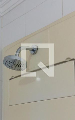 Apartamento à venda com 151m², 3 quartos e 3 vagas Apartamento à venda com 151m², 3 quartos e 3 vagasChuveiro