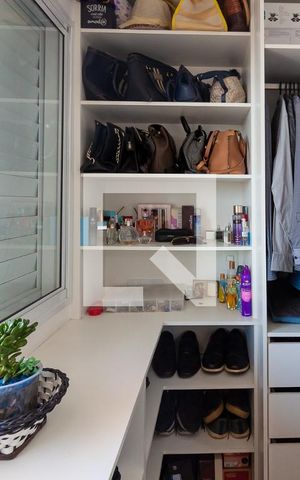 Apartamento à venda com 151m², 3 quartos e 3 vagas Apartamento à venda com 151m², 3 quartos e 3 vagasCloset