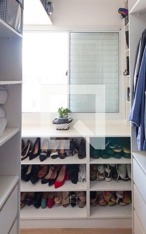 Apartamento à venda com 151m², 3 quartos e 3 vagas Apartamento à venda com 151m², 3 quartos e 3 vagasCloset