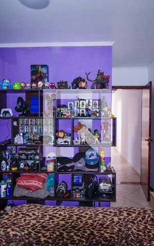 Casa à venda com 273m², 4 quartos e 6 vagas Casa à venda com 273m², 4 quartos e 6 vagasSuíte 2