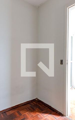 Apartamento à venda com 135m², 3 quartos e 2 vagas Apartamento à venda com 135m², 3 quartos e 2 vagasQuarto de Serviço