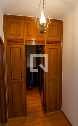 Casa à venda com 250m², 3 quartos e 4 vagas Casa à venda com 250m², 3 quartos e 4 vagasCloset