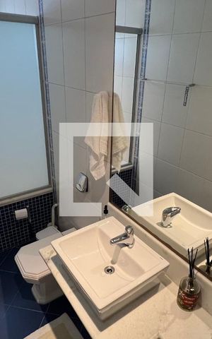 Casa à venda com 350m², 4 quartos e 2 vagas Casa à venda com 350m², 4 quartos e 2 vagasBanheiro da Suíte 1