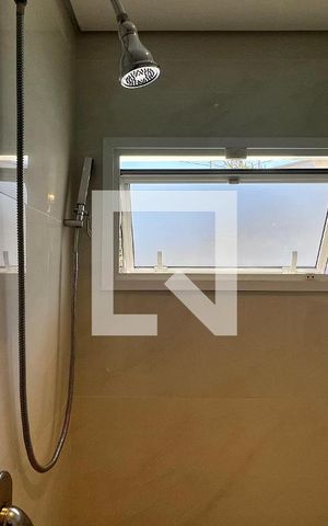 Casa à venda com 350m², 4 quartos e 2 vagas Casa à venda com 350m², 4 quartos e 2 vagasBanheiro