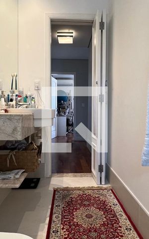 Casa à venda com 350m², 4 quartos e 2 vagas Casa à venda com 350m², 4 quartos e 2 vagasBanheiro