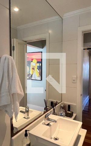Casa à venda com 350m², 4 quartos e 2 vagas Casa à venda com 350m², 4 quartos e 2 vagasBanheiro da Suíte 1