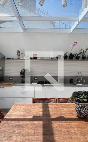 Casa à venda com 350m², 4 quartos e 2 vagas Casa à venda com 350m², 4 quartos e 2 vagasÁrea gourmet
