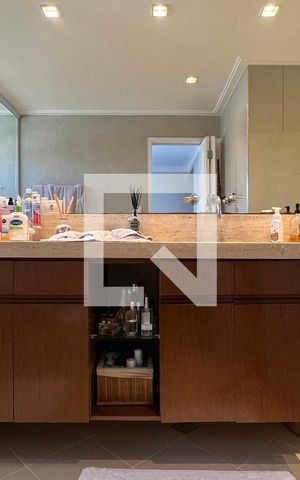 Casa à venda com 350m², 4 quartos e 2 vagas Casa à venda com 350m², 4 quartos e 2 vagasBanheiro da Suíte Master