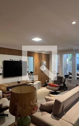 Casa à venda com 350m², 4 quartos e 2 vagas Casa à venda com 350m², 4 quartos e 2 vagasSala