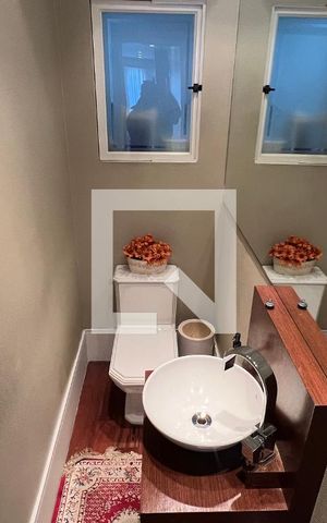 Casa à venda com 350m², 4 quartos e 2 vagas Casa à venda com 350m², 4 quartos e 2 vagasLavabo 2
