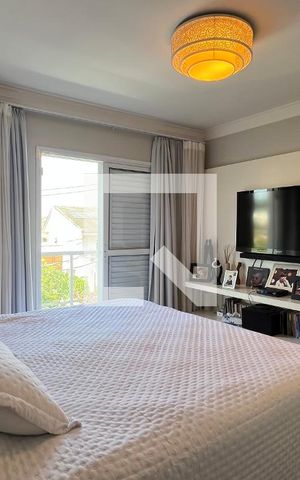Casa à venda com 350m², 4 quartos e 2 vagas Casa à venda com 350m², 4 quartos e 2 vagasSuite Master