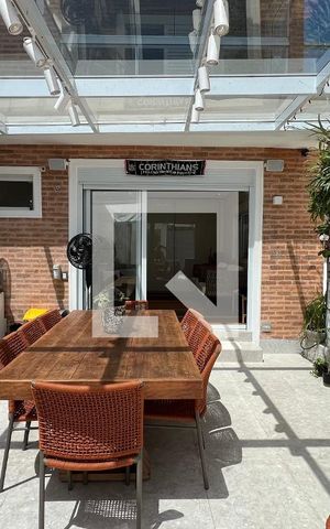 Casa à venda com 350m², 4 quartos e 2 vagas Casa à venda com 350m², 4 quartos e 2 vagasÁrea gourmet