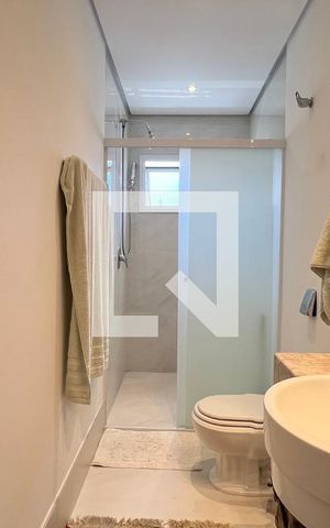 Casa à venda com 350m², 4 quartos e 2 vagas Casa à venda com 350m², 4 quartos e 2 vagasBanheiro