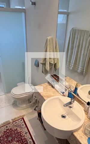 Casa à venda com 350m², 4 quartos e 2 vagas Casa à venda com 350m², 4 quartos e 2 vagasBanheiro