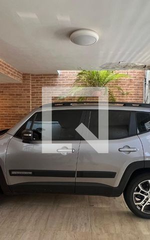 Casa à venda com 350m², 4 quartos e 2 vagas Casa à venda com 350m², 4 quartos e 2 vagasGaragem