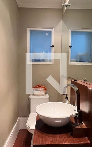 Casa à venda com 350m², 4 quartos e 2 vagas Casa à venda com 350m², 4 quartos e 2 vagasLavabo 2