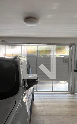Casa à venda com 350m², 4 quartos e 2 vagas Casa à venda com 350m², 4 quartos e 2 vagasGaragem