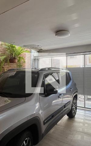 Casa à venda com 350m², 4 quartos e 2 vagas Casa à venda com 350m², 4 quartos e 2 vagasGaragem