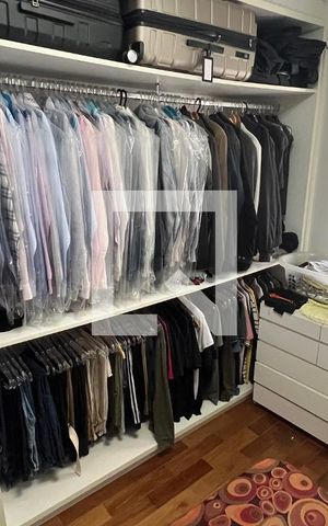 Casa à venda com 350m², 4 quartos e 2 vagas Casa à venda com 350m², 4 quartos e 2 vagasCloset da Master