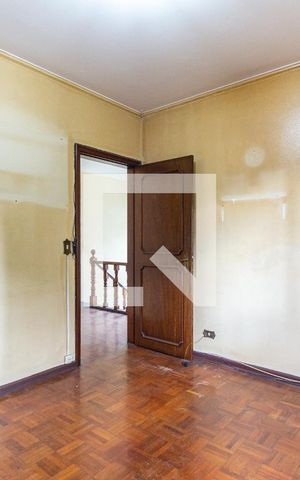 Casa à venda com 250m², 4 quartos e 3 vagas Casa à venda com 250m², 4 quartos e 3 vagasSuíte 1