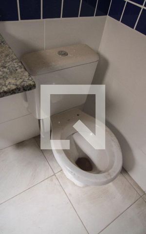 Casa de condomínio para alugar com 55m², 2 quartos e sem vaga Casa de condomínio para alugar com 55m², 2 quartos e sem vagaBanheiro da Suíte 2