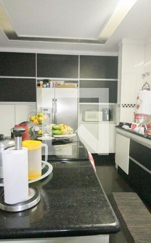 Casa à venda com 300m², 4 quartos e 2 vagasCozinha
