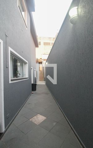 Casa à venda com 300m², 4 quartos e 2 vagasCorredor