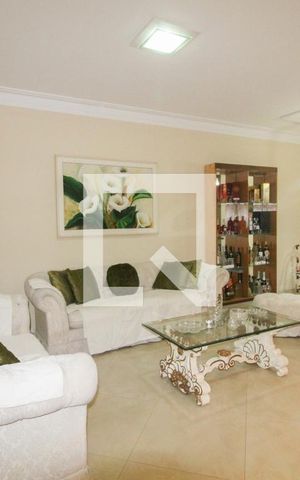 Casa à venda com 300m², 4 quartos e 2 vagasSala