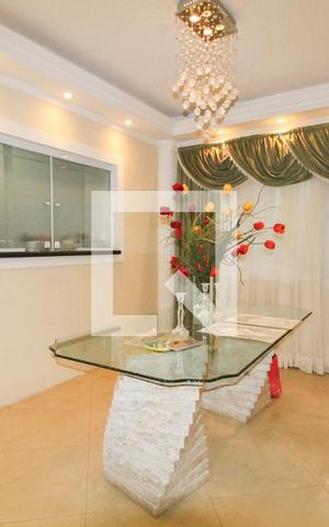 Casa à venda com 300m², 4 quartos e 2 vagasSala