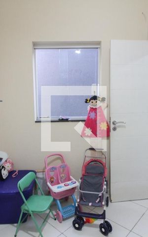 Casa à venda com 300m², 4 quartos e 2 vagasQuarto de Serviço