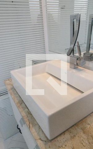 Casa à venda com 300m², 4 quartos e 2 vagasBanheiro