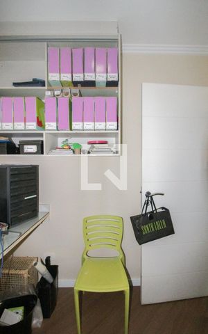 Casa à venda com 300m², 4 quartos e 2 vagasEscritório