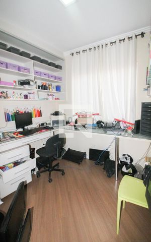 Casa à venda com 300m², 4 quartos e 2 vagasEscritório