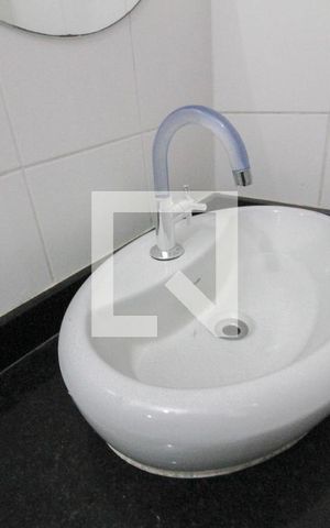 Casa à venda com 300m², 4 quartos e 2 vagasBanheiro de Serviço
