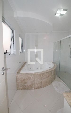 Casa à venda com 300m², 4 quartos e 2 vagasBanheiro