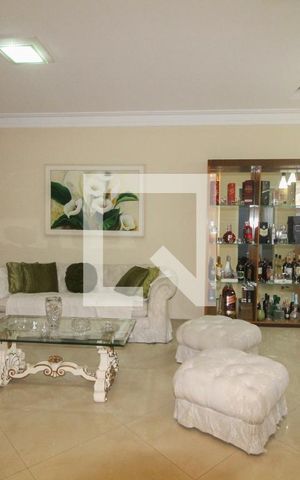 Casa à venda com 300m², 4 quartos e 2 vagasSala
